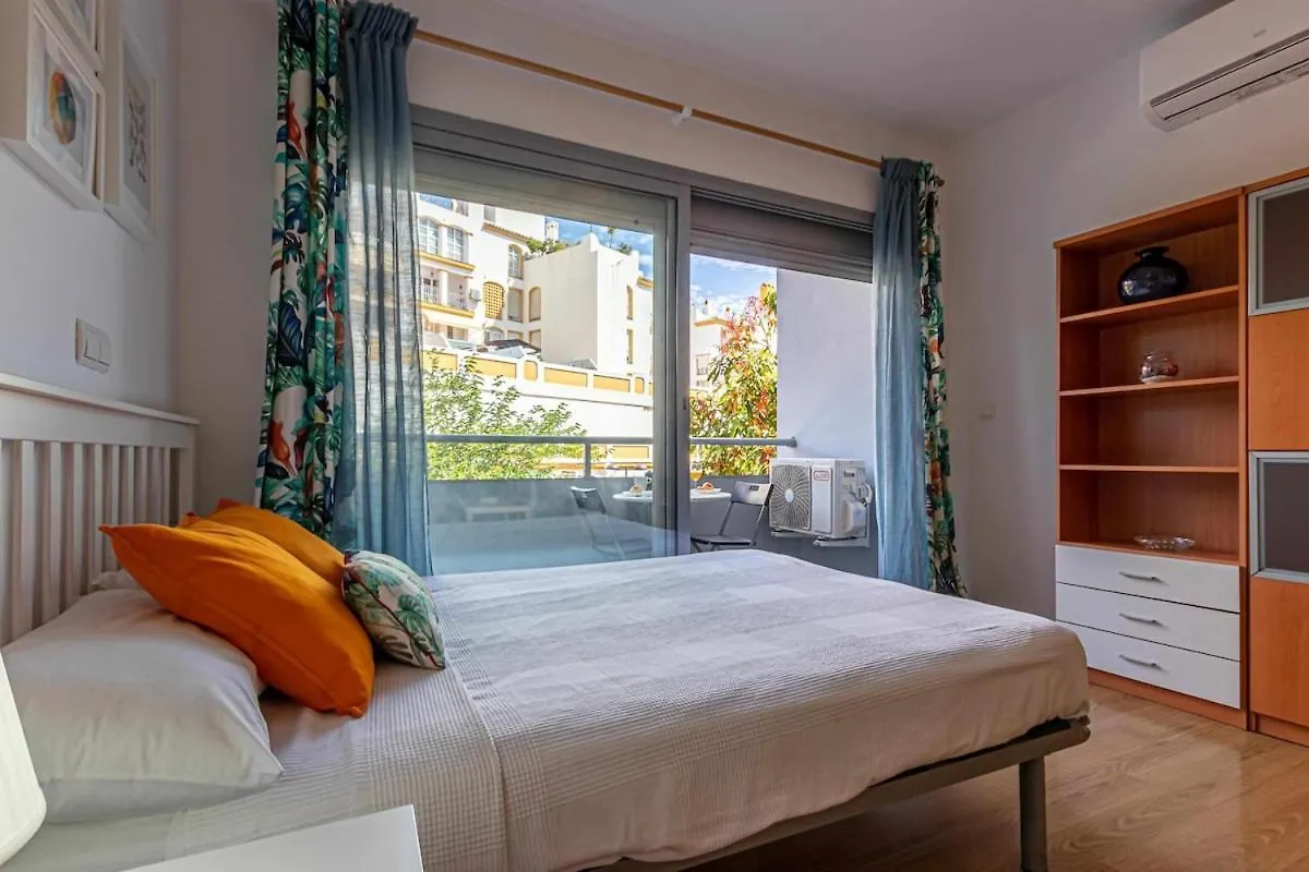 797 Holiday Rentals - Encantador Estudio Para 2 En El Centro De Arroyo Benalmadena Spain