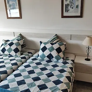 Cozy With First Line Seaview In Perfect Location, Near The Marina Appartement