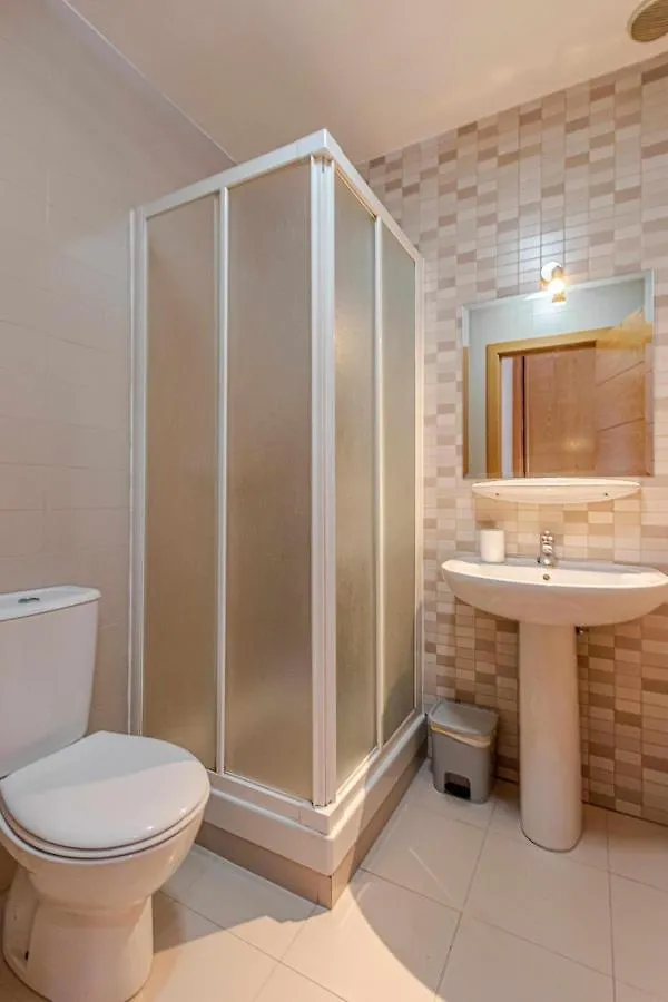 797 Holiday Rentals - Encantador Estudio Para 2 En El Centro De Arroyo Бенальмадена Испания